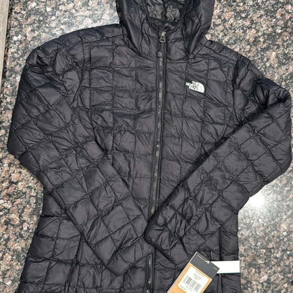 Brand New North Face Women’s Thermoball Hooded Jacket (Small) - Picture 1 of 2